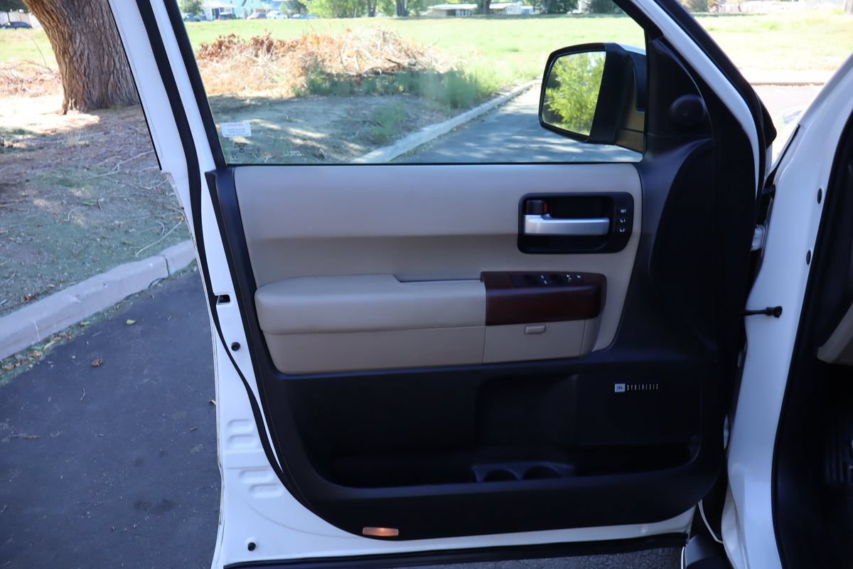 Used 2014 Toyota Sequoia Platinum RWD image 25