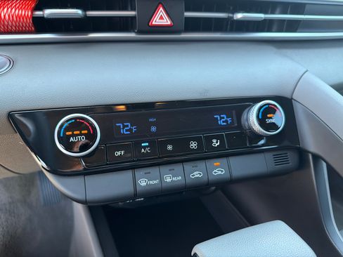 Certified 2023 Hyundai Elantra SEL FWD image 30