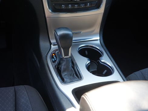 Used 2018 Jeep Grand Cherokee Laredo AWD/4WD image 25
