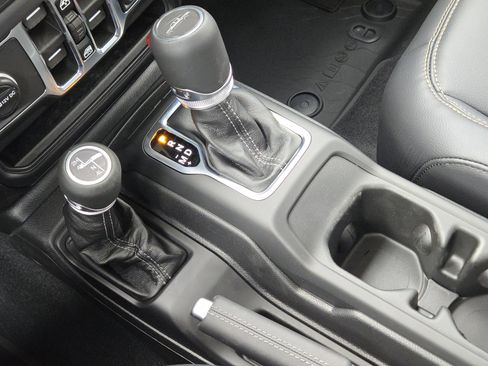 New 2026 Jeep Gladiator Sport image 17