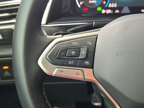 Used 2024 Volkswagen Atlas Cross Sport SE image 13