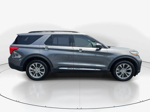 Used 2023 Ford Explorer XLT w/ Equipment Group 202A RWD image 2