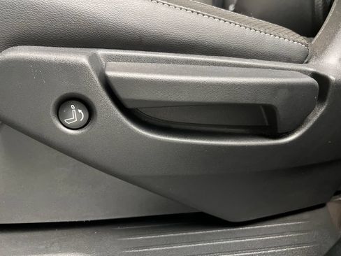 Used 2025 Nissan Pathfinder SL FWD image 18