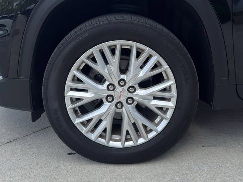 Used 2024 GMC Acadia Elevation image 15