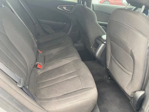 Used 2016 Chrysler 200 Limited image 18