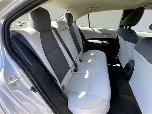 Used 2022 Toyota Corolla LE FWD image 25
