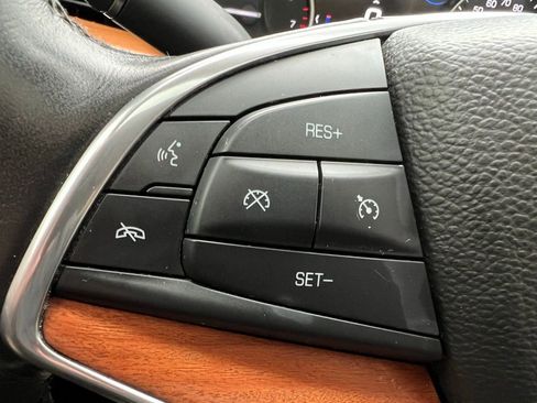 Used 2017 Cadillac XT5 Platinum w/ Driver Assist Package image 47