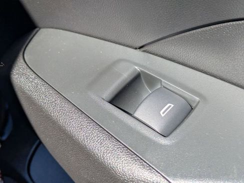 New 2026 Chevrolet Trax RS w/ Sunroof Package FWD image 31
