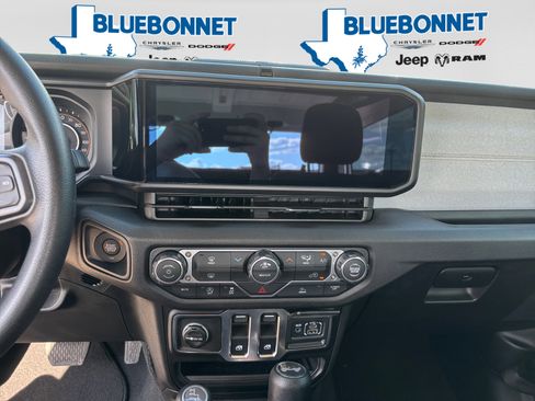 Used 2026 Jeep Wrangler Sport AWD/4WD image 15