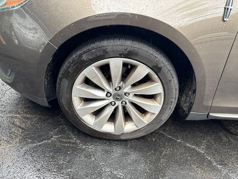 Used 2015 Lincoln MKS AWD image 11