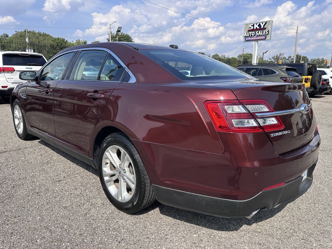 Used 2016 Ford Taurus SEL w/ Equipment Group 201A FWD image 5