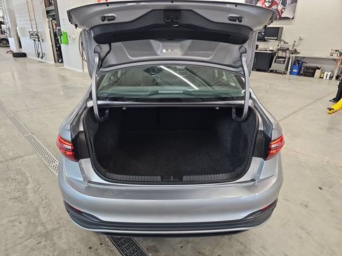 Used 2025 Volkswagen Jetta SE FWD image 22