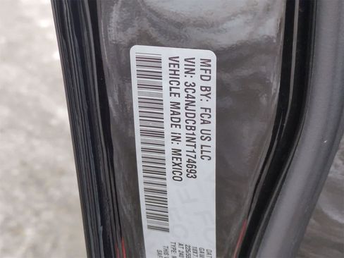 Certified 2022 Jeep Compass Limited image 35