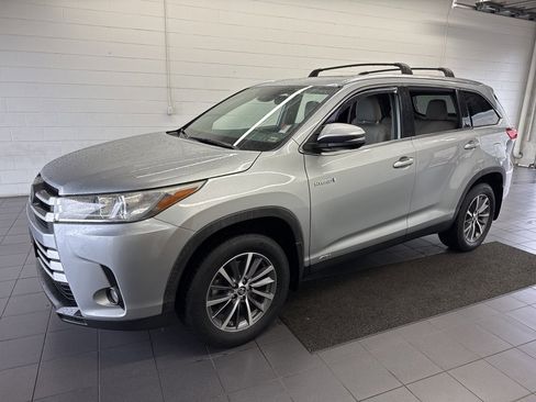 Used 2019 Toyota Highlander XLE image 4