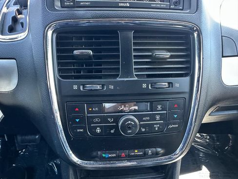 Used 2019 Dodge Grand Caravan GT FWD image 27