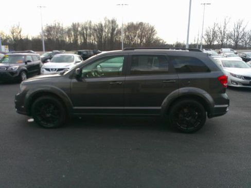 Used 2017 Dodge Journey SXT w/ Blacktop Package image 3