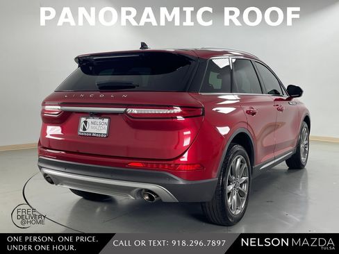 Used 2022 Lincoln Corsair FWD w/ Premium Package image 6