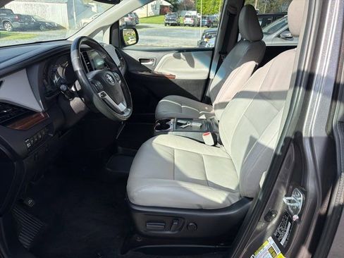 Used 2015 Toyota Sienna Limited Premium AWD/4WD image 13