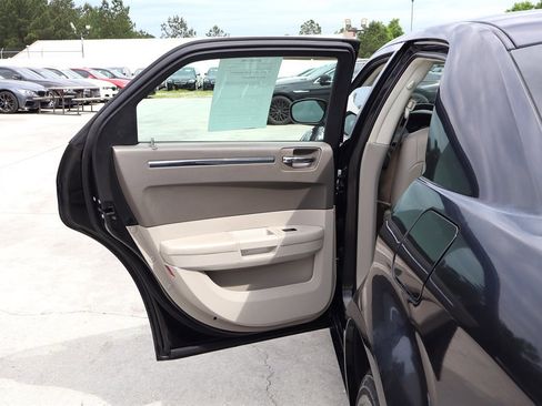 Used 2008 Chrysler 300 Touring RWD image 28