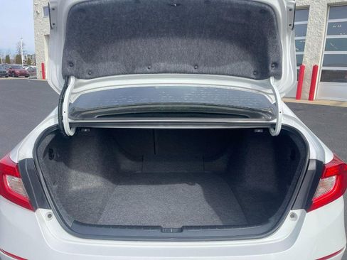 Used 2018 Honda Accord EX image 13