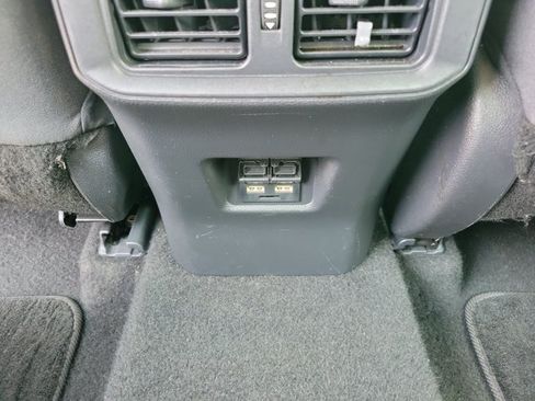 Used 2021 Toyota RAV4 XLE AWD/4WD image 10