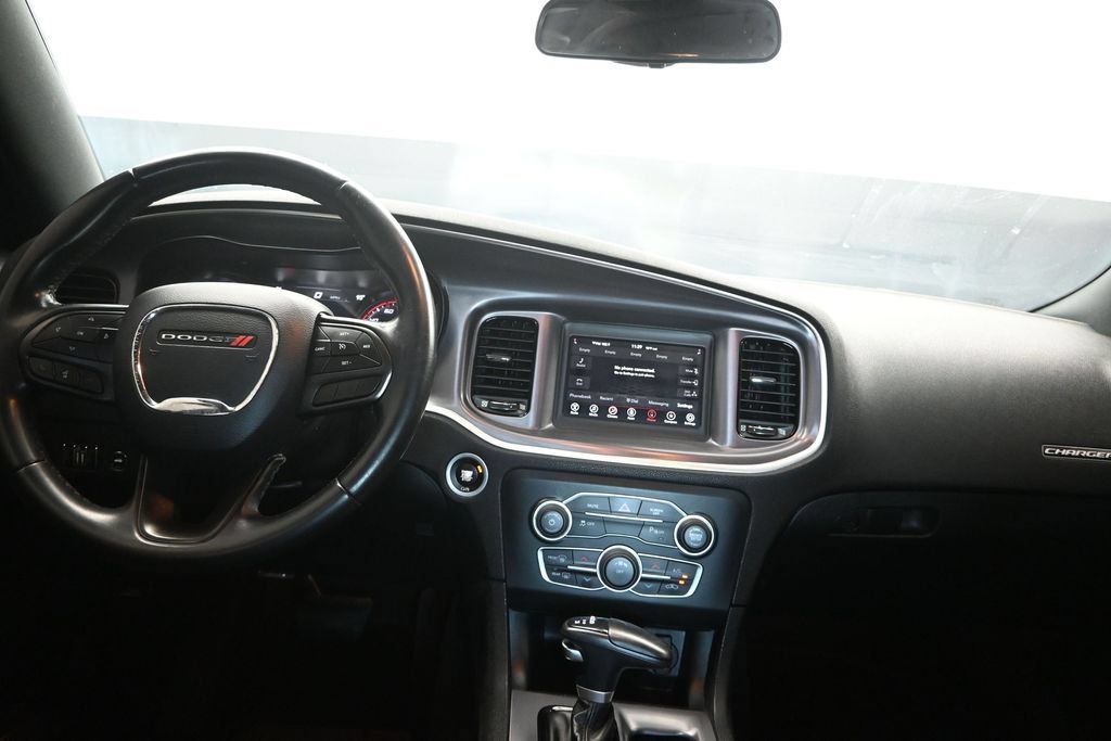 Used 2020 Dodge Charger SXT w/ Blacktop Package RWD image 19
