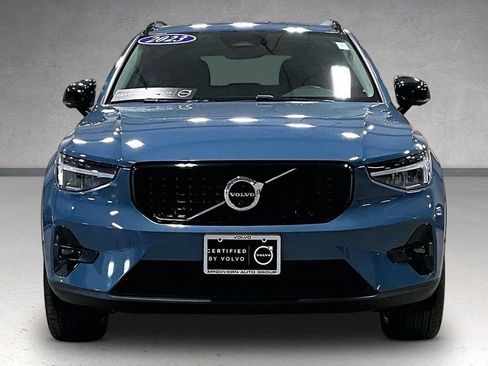 Certified 2023 Volvo XC40 B5 Plus w/ Protection Package Premier AWD/4WD image 2