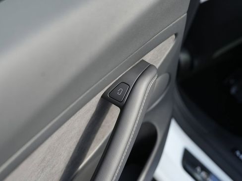 Used 2022 Tesla Model 3 Long Range image 31