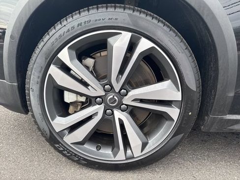 Used 2025 Volvo V60 B5 Cross Country Plus AWD/4WD image 8