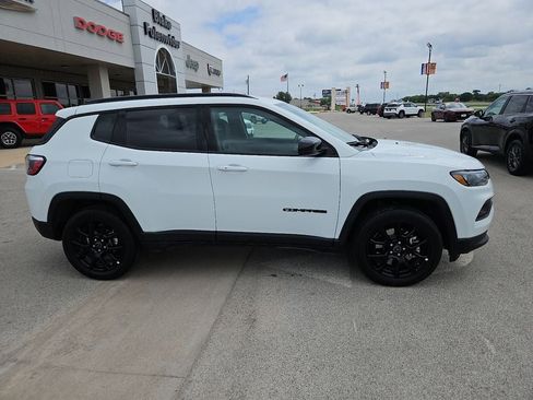 New 2026 Jeep Compass Latitude AWD/4WD image 9