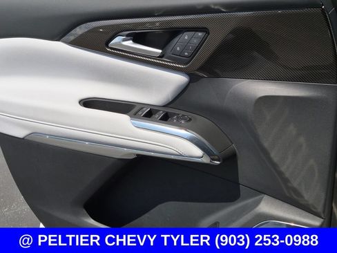 Used 2025 Chevrolet Traverse High Country FWD image 35