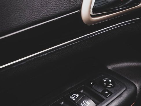 Used 2016 Jeep Grand Cherokee Limited 75th Anniversary image 23