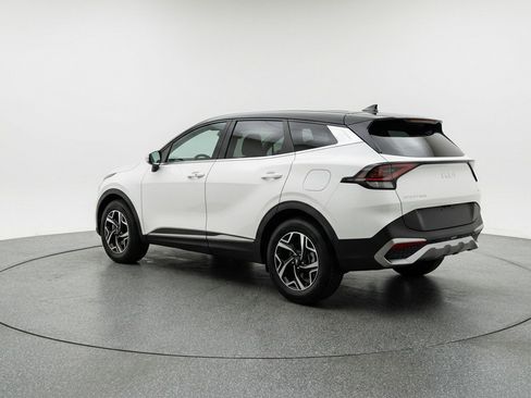 Used 2025 Kia Sportage LX AWD/4WD image 6