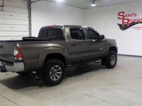 Used 2010 Toyota Tacoma 4x4 Double Cab image 4