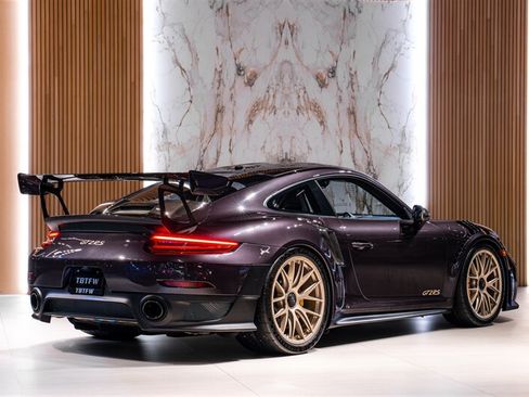 Used 2018 Porsche 911 GT2 RS RWD image 2
