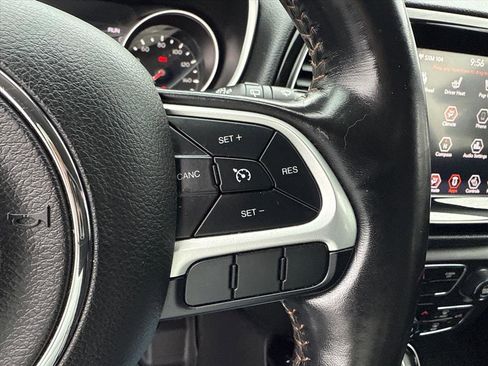 Used 2020 Jeep Compass Limited image 27