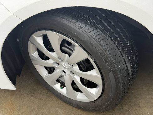 Used 2024 Toyota Corolla LE FWD image 35