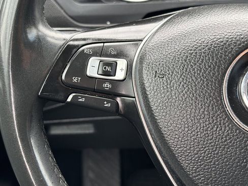 Used 2020 Volkswagen Tiguan SE image 21