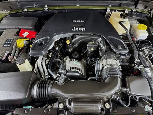 Used 2021 Jeep Wrangler Unlimited Sport AWD/4WD image 35
