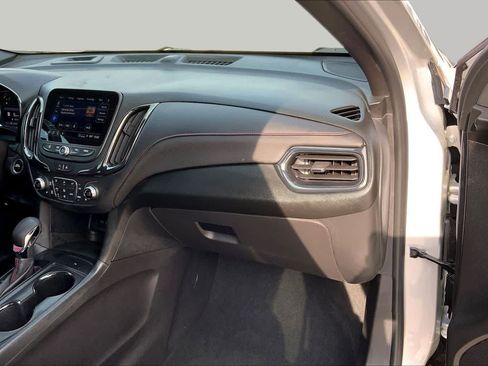 Certified 2022 Chevrolet Equinox RS w/ Infotainment Package FWD image 19