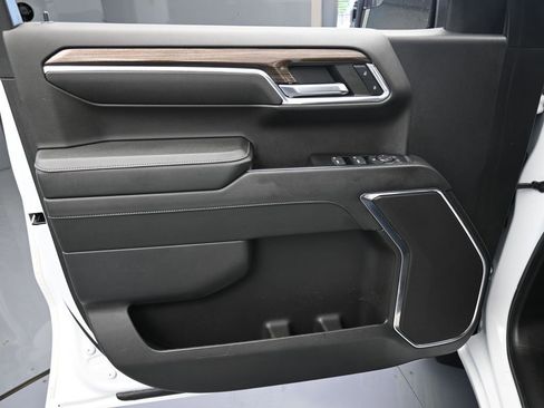 Used 2023 Chevrolet Silverado 1500 RST image 12