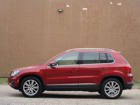 Used 2016 Volkswagen Tiguan SE image 5