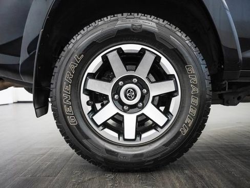 Used 2019 Toyota 4Runner TRD Off-Road Premium AWD/4WD image 42