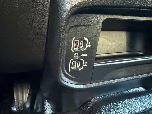 Used 2022 RAM 2500 Tradesman w/ Chrome Appearance Group image 33