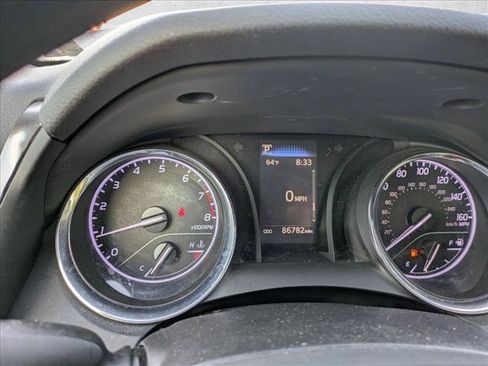 Used 2019 Toyota Camry LE FWD image 11