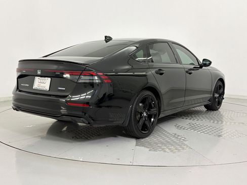 Used 2025 Honda Accord Sport image 9