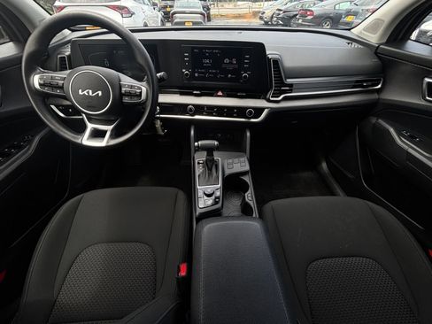Used 2025 Kia Sportage LX FWD image 32