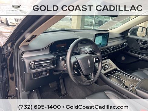 Used 2023 Lincoln Aviator AWD w/ Premium Package image 18