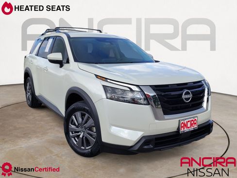 Certified 2024 Nissan Pathfinder SV FWD image 1