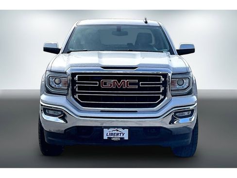 Used 2017 GMC Sierra 1500 SLE w/ SLE Value Package AWD/4WD image 2